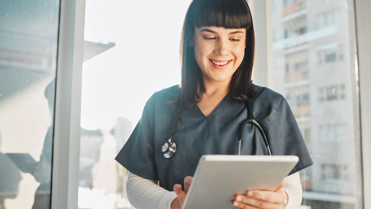 Healthcare professional using the best medical billing software on a laptop in 2025